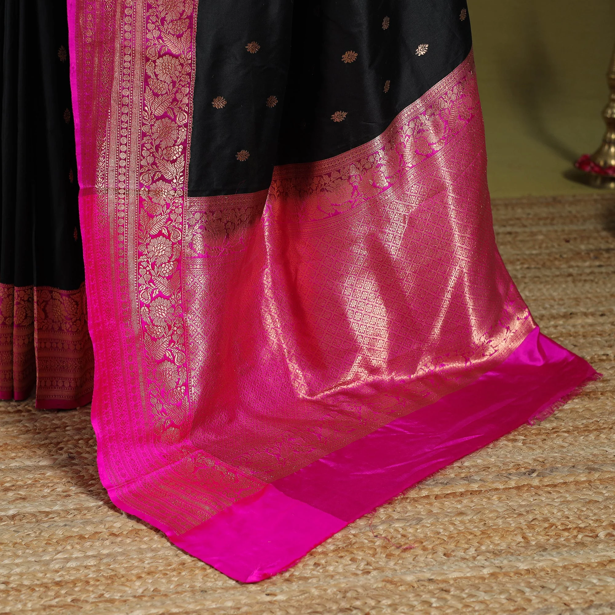 Black - Handloom Pure Katan Silk Kaduwa Zari Buti Banarasi Saree 25 - Image 4