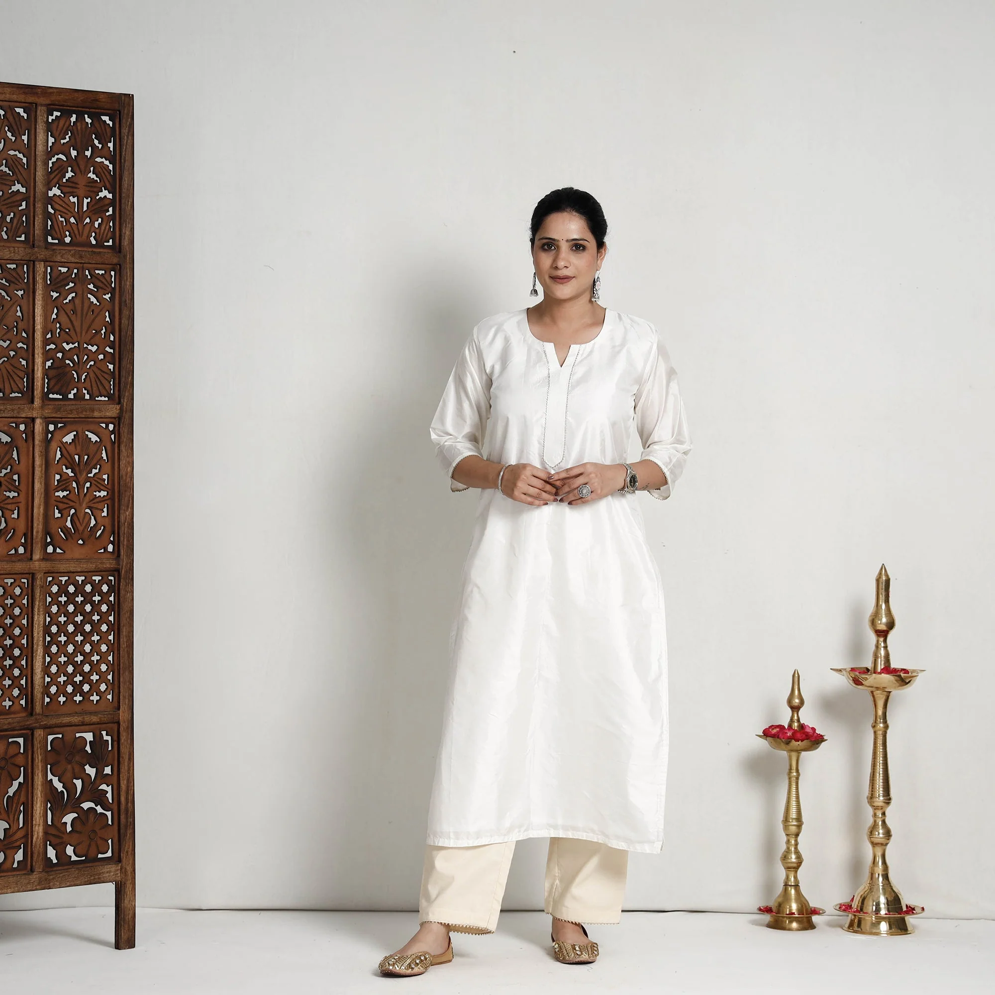 Ethnic White Plain Pure Silk Kurta - Image 3