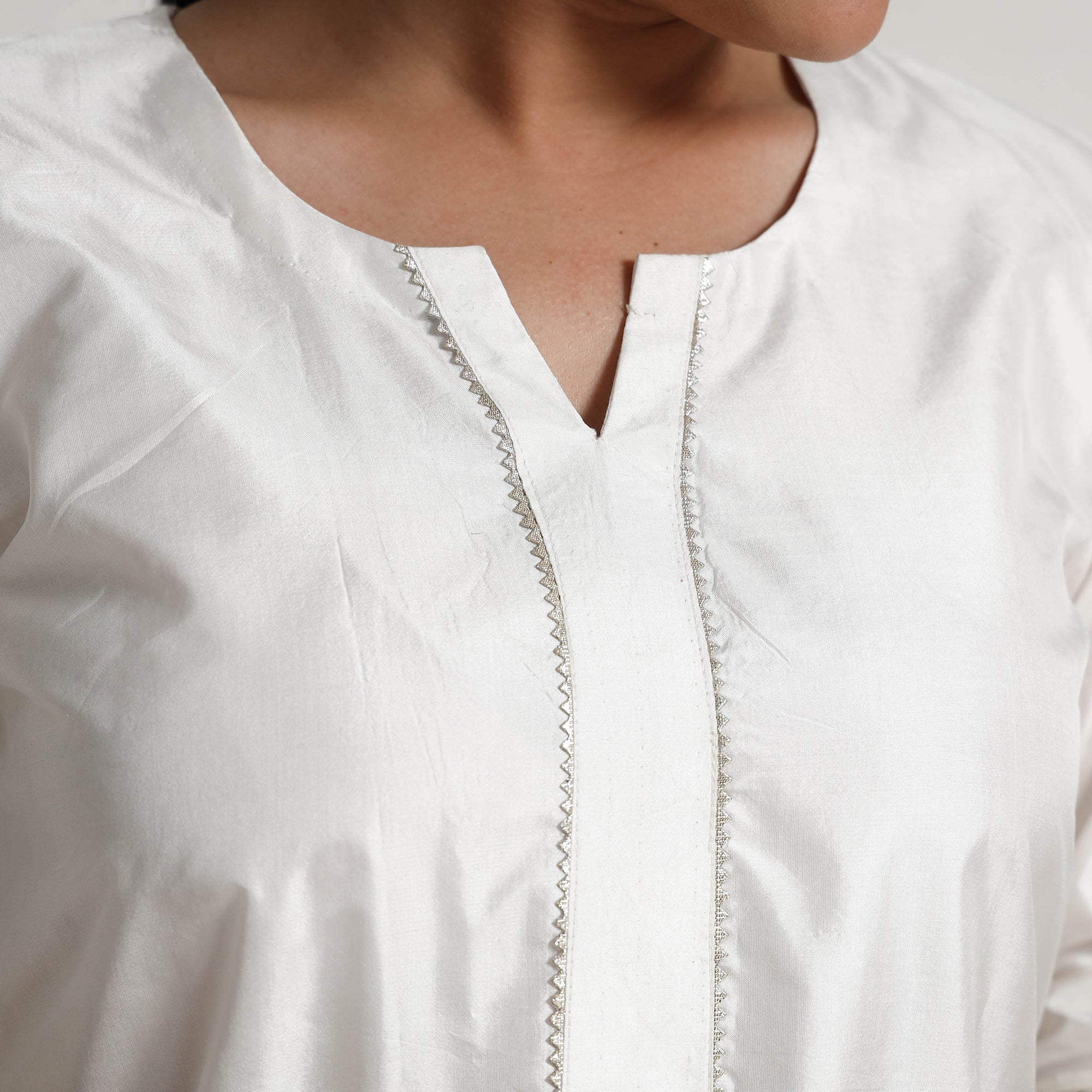 Ethnic White Plain Pure Silk Kurta - Image 4