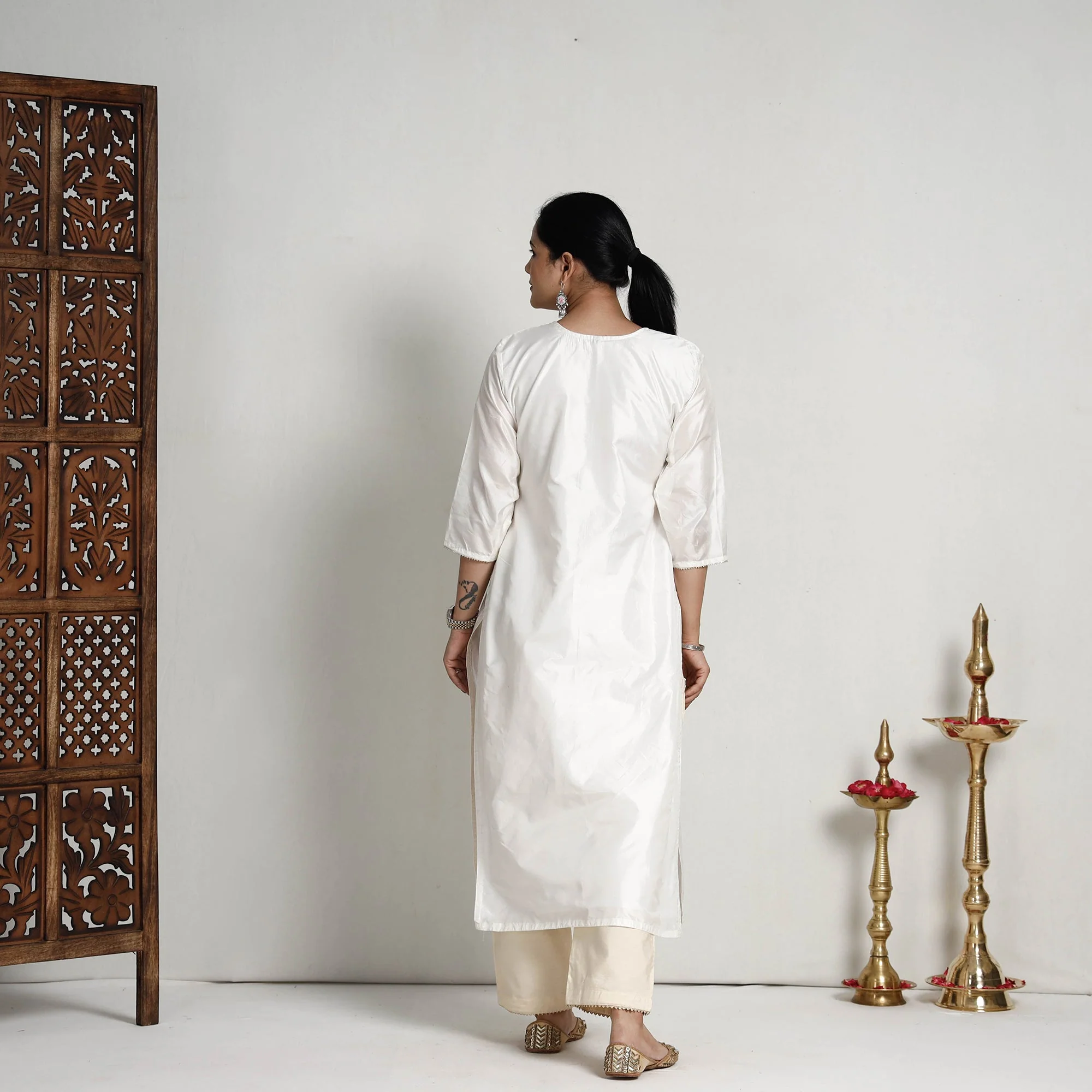 Ethnic White Plain Pure Silk Kurta - Image 7