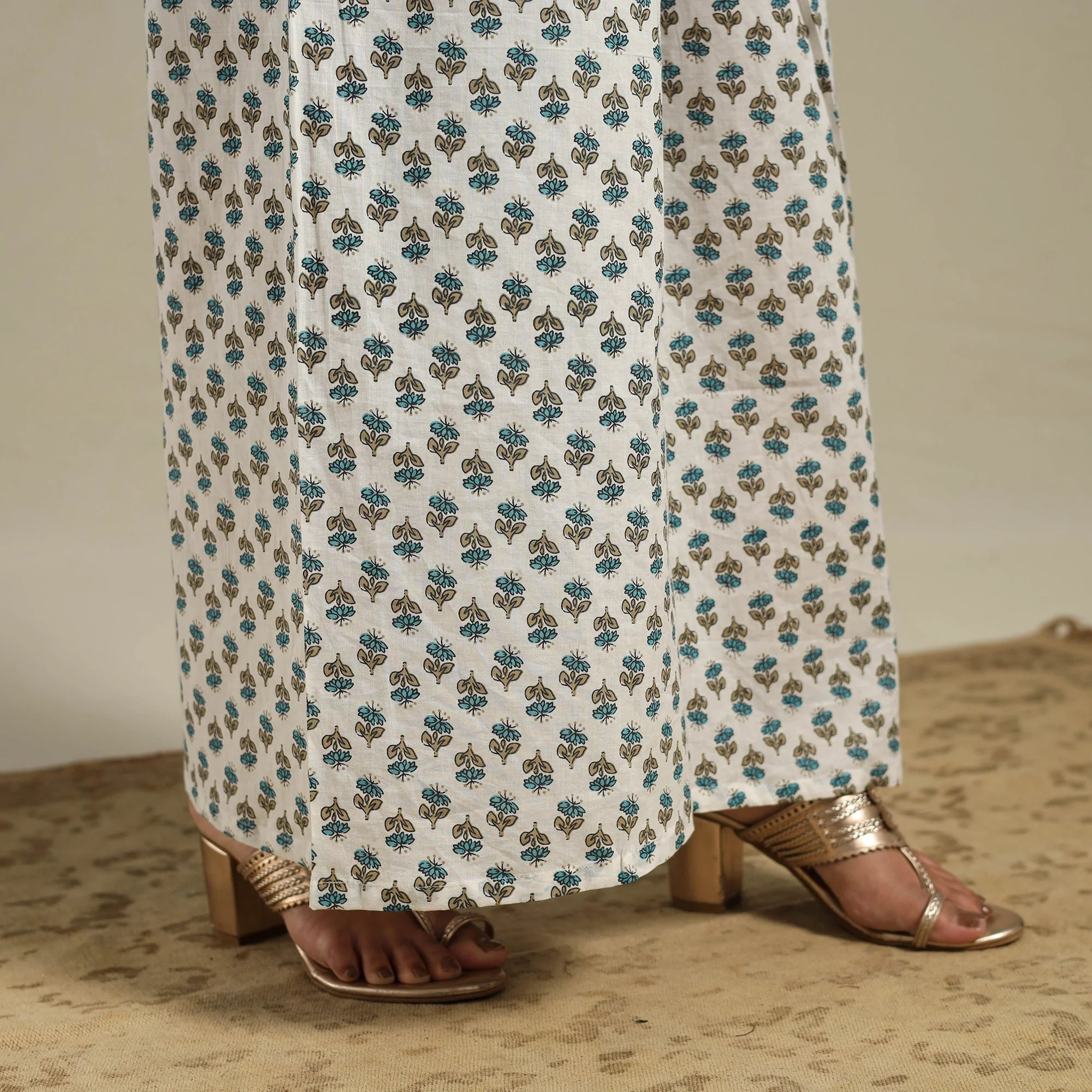 White - Flared Cotton Jaipur Print Kurta Set (Set of 2) 08 - Image 7